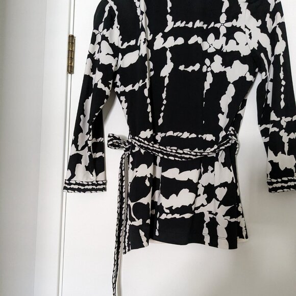 BCBGMaxAzria Black and White Top - Picture 5 of 5